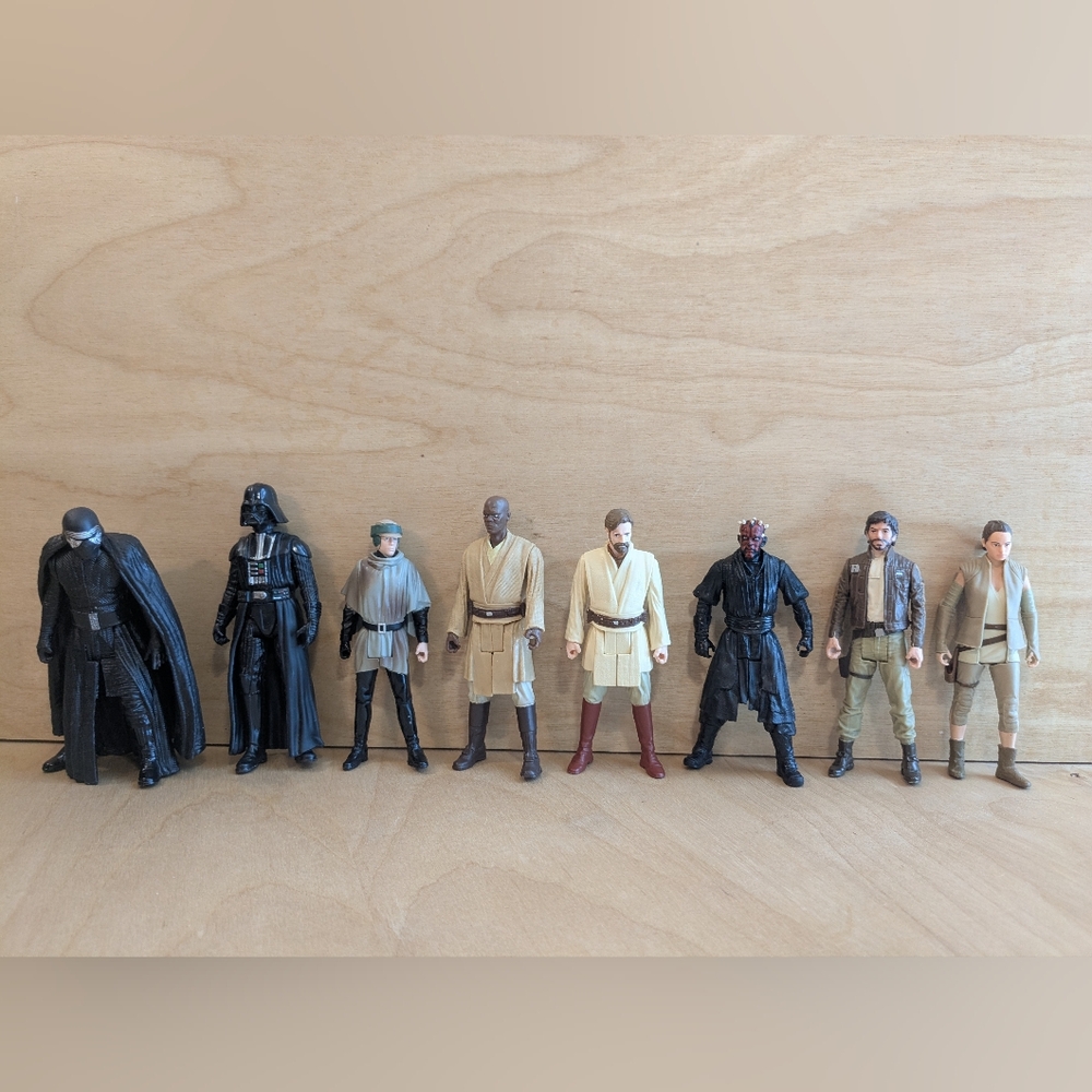 Star Wars 4" & 3.75" Assortment Of Action Figures